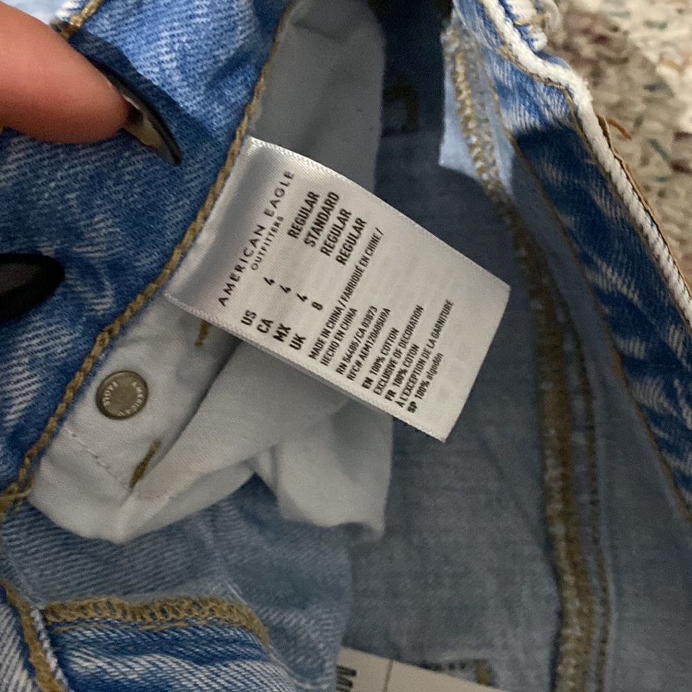 American Eagle Light Wash High Waist Distressed Stretch Jeans Womens Size 4‎ - Picture 3 of 7